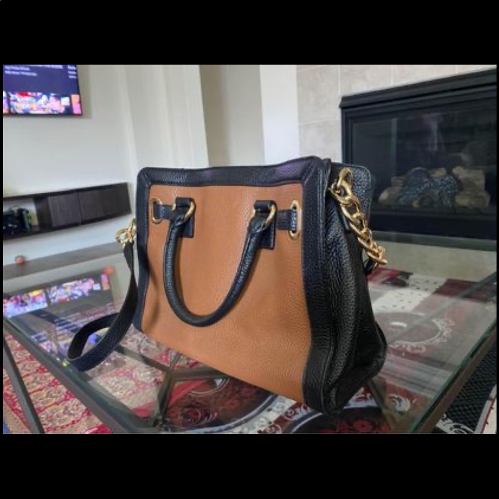 Micheal Kors handbag which is new in condition with leather material - Picture 5 of 5